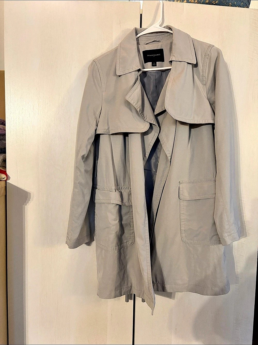 Banana Republic Trench Coat in Gray Size Small Like New